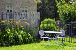 4 formas originais para vedar o jardim da casa