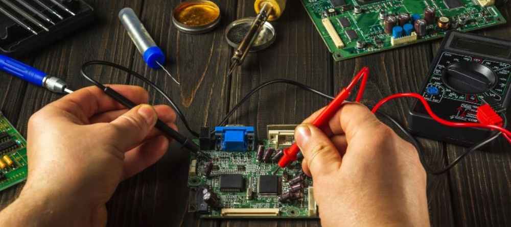 metais em equipamentos eletrónicos