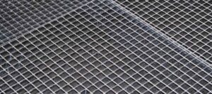 A importância da grade de piso para a segurança na indústria