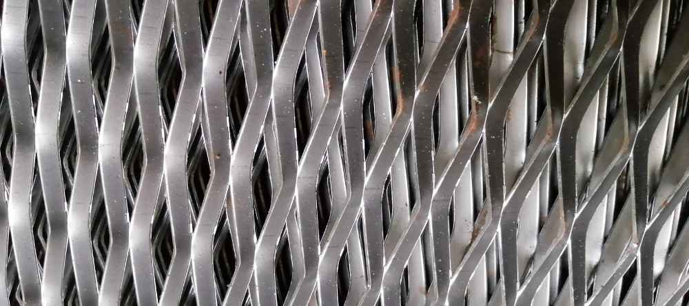 benefícios do metal distendido