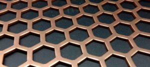 Como escolher a chapa perfurada em aço inox ideal para o projeto